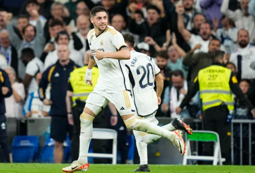 El Real Madrid gana su 5º partido consecutivo! 2-1 contra la Real Sociedad