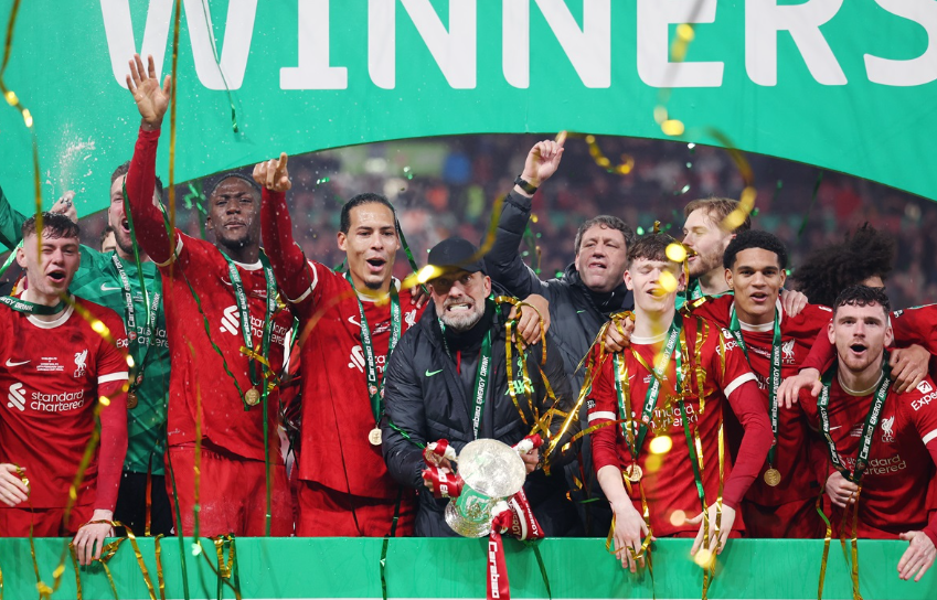 Un capitán fantástico: Van Dijk lleva a los jóvenes Reds a la gloria en la Carabao Cup